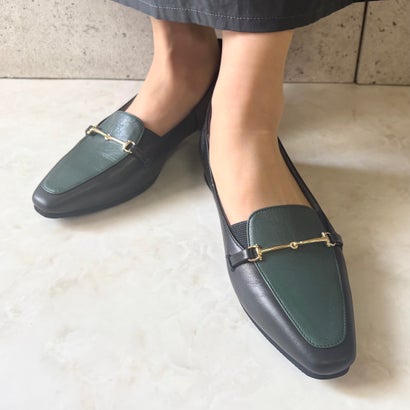 【日本製/本革/軽量/3E幅】ふかふかインソール 「きちんと感」漂う ビットローファーパンプス （ブラック/グリーン）｜詳細画像
