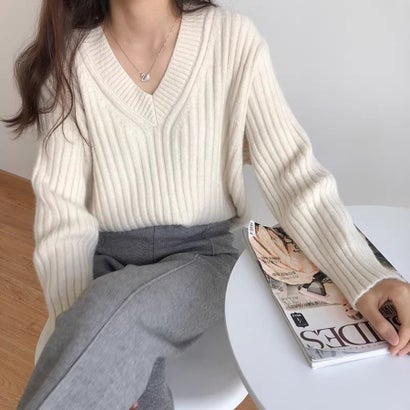 ベストストア Beststore 【全5色】こなれ感たっぷり ルーズシルエット Vネック ワイドリブ ニット セーター 秋冬 （WH）｜詳細画像
