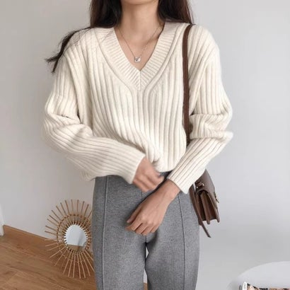 ベストストア Beststore 【全5色】こなれ感たっぷり ルーズシルエット Vネック ワイドリブ ニット セーター 秋冬 （WH）｜詳細画像