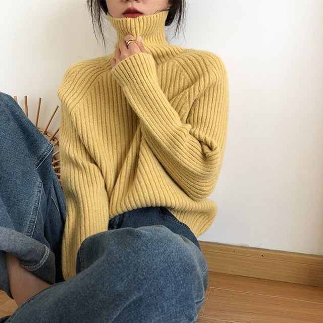 【全10色】ふんわり暖か リブ編みタートルネックニットトップス ラグランスリーブ ゆったりシルエット 厚手 暖か セーター 秋冬 （イエロー）