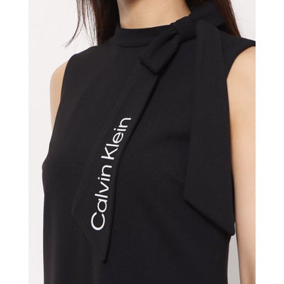 カルバン クライン Calvin Klein ボウタイネックのロゴがお洒落なホワイトワンピース （ブラック）｜詳細画像