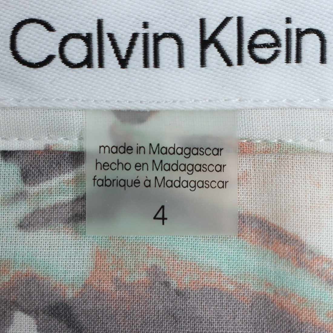 カルバン クライン Calvin Klein 落ち着いた花柄プリント シャツワンピース ミディ丈 （ホワイト）