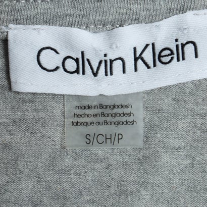 カルバン クライン Calvin Klein シルバーラメのロゴがアクセントになったTシャツワンピース （ヘザーグレー）｜詳細画像