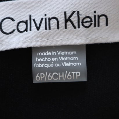 カルバン クライン Calvin Klein シンプルな白ラインワンピース （ブラック）｜詳細画像