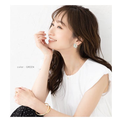 クリームドット Cream dot. 淡く艶めく小花を集めたブーケピアス/イヤリング （グリーン）｜詳細画像