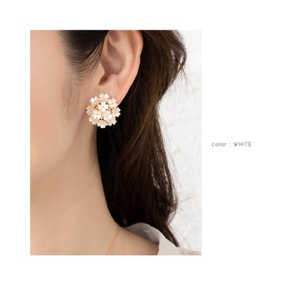 クリームドット Cream dot. 淡く艶めく小花を集めたブーケピアス/イヤリング （グリーン）｜詳細画像