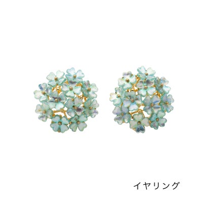 クリームドット Cream dot. 淡く艶めく小花を集めたブーケピアス/イヤリング （グリーン）｜詳細画像