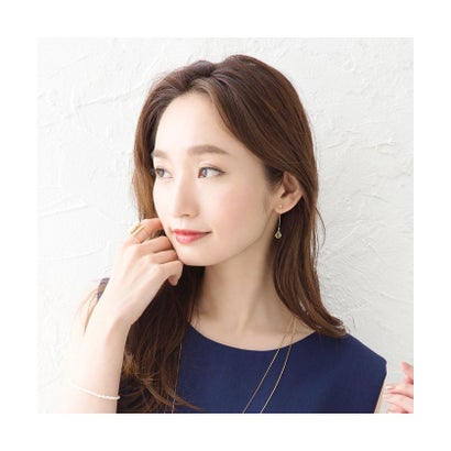 クリームドット Cream dot. 多面カットひし形の華奢メタルバーピアス/イヤリング （イヤリンググリーン）｜詳細画像