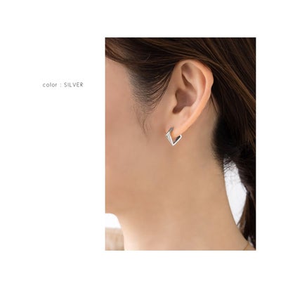 ひし形×多面カットメタルのキャッチレスピアス （ゴールド）｜詳細画像