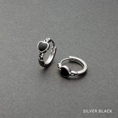 ハート×チェーンモチーフのキャッチレスフープピアス （ピアス：シルバー×レッド）｜詳細画像