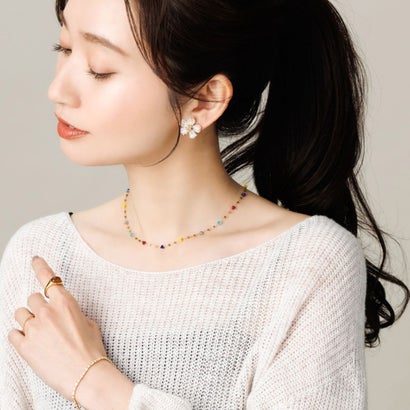 鮮やかなマルチカラーのステーションネックレス （ワンサイズ：ゴールド×ミックス）｜詳細画像