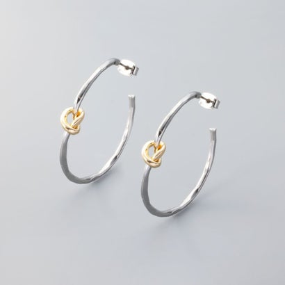 バイカラーノットを飾った大ぶりフープピアス （ピアス：ミックスゴールド）｜詳細画像