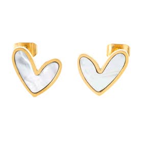 甘さ控えめモード感たっぷりのアシメハートピアス （ピアス：ゴールド×ホワイト）