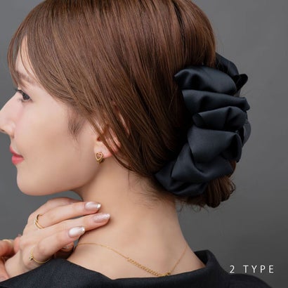 大人の装いブラックカラー×フリルリボンのヘアクリップ （ワンサイズ：B：ドットスタッズ）｜詳細画像