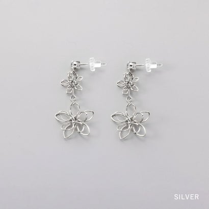 繊細ワイヤーフラワーの樹脂ピアス/イヤリング （イヤリング：ゴールド）｜詳細画像