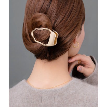“もたれられる”ぺたんこ上品メタルのヘアクリップ （ワンサイズ：ゴールド）｜詳細画像