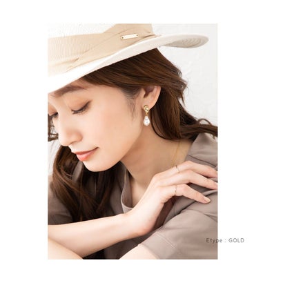 クリームドット Cream dot. メタル×艶めくバロックパール風イヤリング/ピアス （B：ゴールド）｜詳細画像