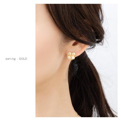 クリームドット Cream dot. 煌めくビジュー×透かしフラワーイヤリング/ピアス （ピアス：シルバー）｜詳細画像