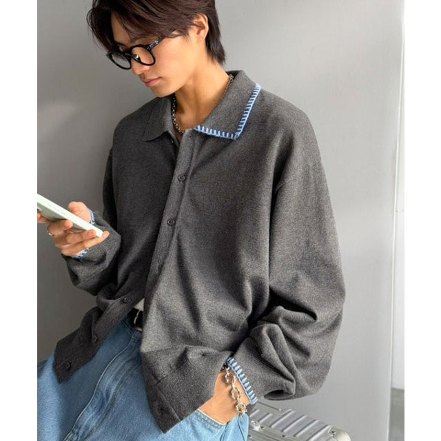 《JaVaジャバコラボ》さりげない配色で着こなしに差を。綿混ステッチ配色ショート丈ニットシャツ （チャコールグレー）