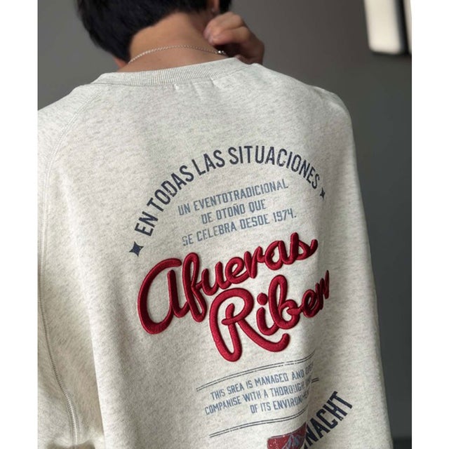 《JaVaジャバコラボ》背中で魅せる、俺。バックプリント刺繍スウェット（オーバーサイズ） （オートミール）