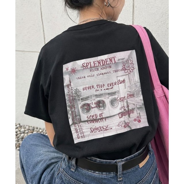 【接触冷感機能付き】背中で魅せる、遊び心とヴィンテージ。コインランドリーバック刺繍Tシャツ（半袖） （ブラック）