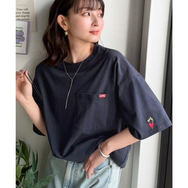 《JaVaジャバコラボ》男女お揃い！バックプリントで差♪裾スピンドルフロッキーバックプリントビッグT （ネイビー）