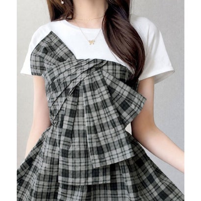 【mily bilet】忙しい朝も悩まない一軍トップス。リボンビスチェドッキングTシャツ (半袖) （ホワイト×グレーチェック）｜詳細画像