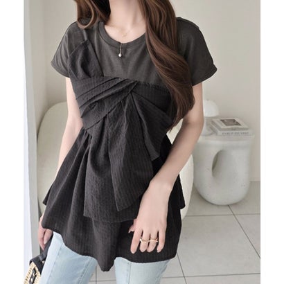 【mily bilet】忙しい朝も悩まない一軍トップス。リボンビスチェドッキングTシャツ (半袖) （チャコール×ブラックチェック）｜詳細画像