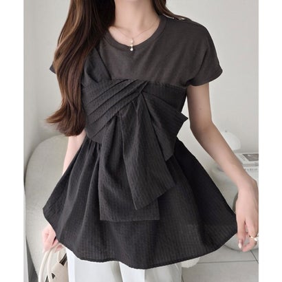 【mily bilet】忙しい朝も悩まない一軍トップス。リボンビスチェドッキングTシャツ (半袖) （チャコール×ブラックチェック）｜詳細画像