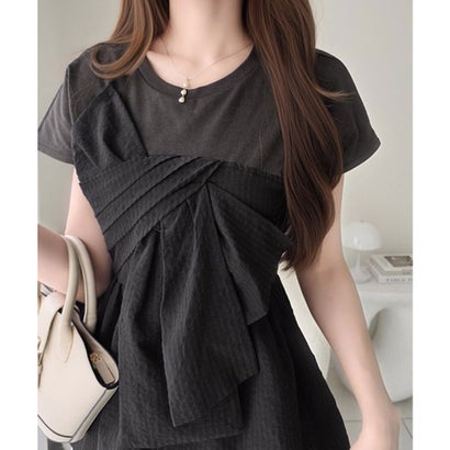 【mily bilet】忙しい朝も悩まない一軍トップス。リボンビスチェドッキングTシャツ (半袖) （チャコール×ブラックチェック）｜詳細画像