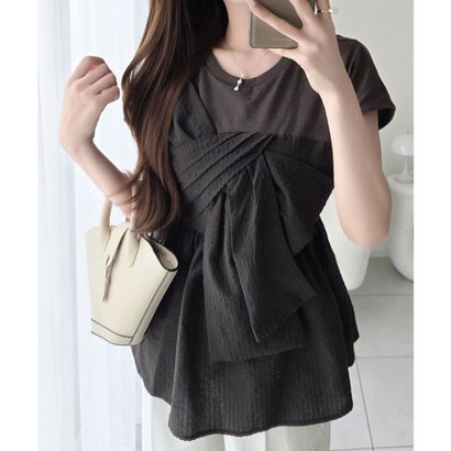 【mily bilet】忙しい朝も悩まない一軍トップス。リボンビスチェドッキングTシャツ (半袖) （チャコール×ブラックチェック）｜詳細画像
