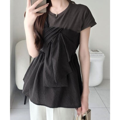 【mily bilet】忙しい朝も悩まない一軍トップス。リボンビスチェドッキングTシャツ (半袖) （チャコール×ブラックチェック）｜詳細画像
