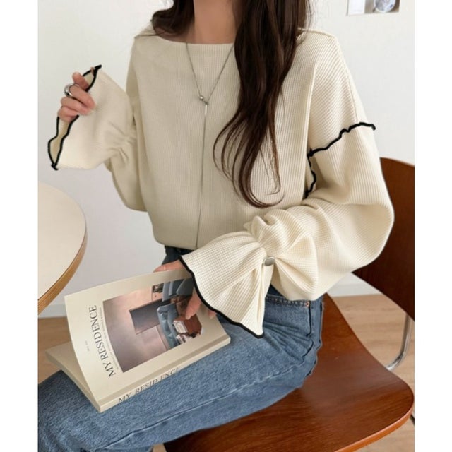 くしゅっと袖が可愛さの決め手。キャンディスリーブボートネックボタン使いワッフルプルオーバー (長袖) （アイボリー）