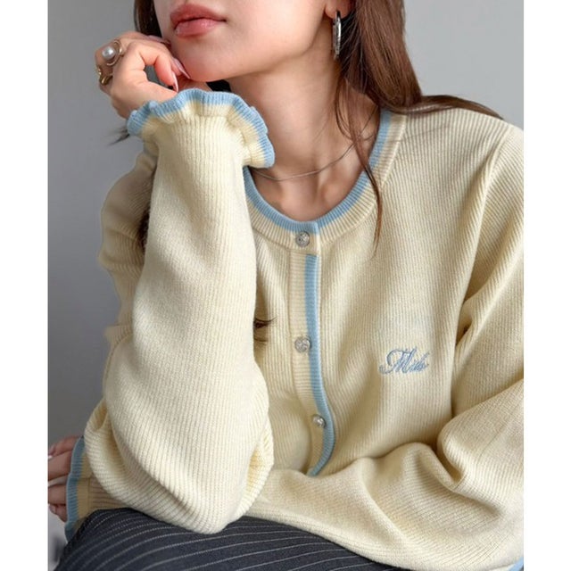 【mily bilet】甘さを上品に楽しむ、着映えトップス。配色プレッピーカーディガン （アイボリー）