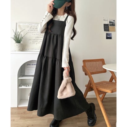 リボンで後ろ姿までふわり華やぐ。リボンデザインベロアツイルティアードキャミワンピース （チャコール）｜詳細画像