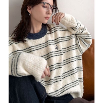 “配色”と“質感”で差をつける。胸刺繍ブークレー素材配色ボーダークルーネックニット（長袖） （アイボリー）｜詳細画像