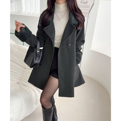 【mily bilet】可愛いも、スタイルアップも欲張る一着。ファー使いAラインミドル丈コート （チャコール）｜詳細画像