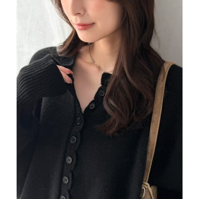 シンプル派もきっと恋する、ほっこりデザイン。スカラップ多ボタンカーディガン（長袖） （ブラック）｜詳細画像