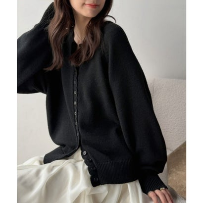 シンプル派もきっと恋する、ほっこりデザイン。スカラップ多ボタンカーディガン（長袖） （ブラック）｜詳細画像
