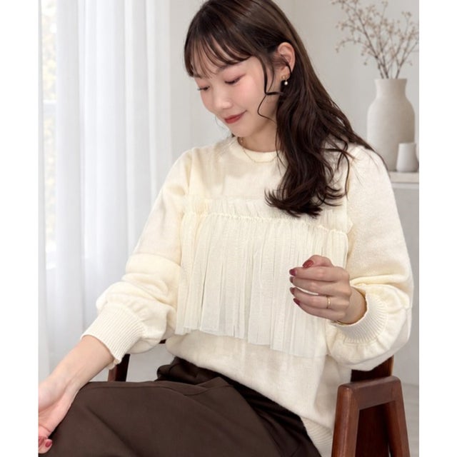 《Eriko Shimada×クラシカルエルフコラボ》繊細チュール♪袖ぽわんペプラムニットトップス （アイボリー）