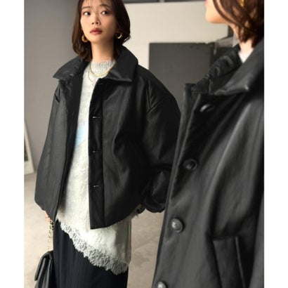 レザーが可愛く着られる！大人可愛い丸みシルエット♪フェイクレザー中綿入ステンカラーショートジャケット （ブラック）｜詳細画像