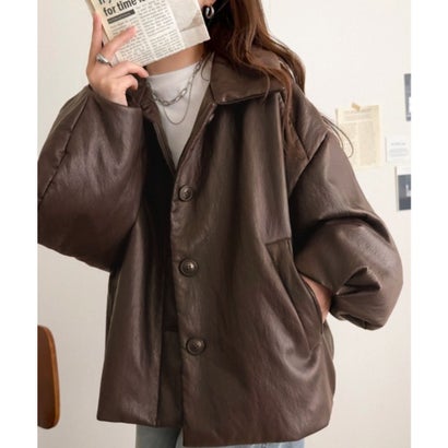 レザーが可愛く着られる！大人可愛い丸みシルエット♪フェイクレザー中綿入ステンカラーショートジャケット （ブラウン）｜詳細画像
