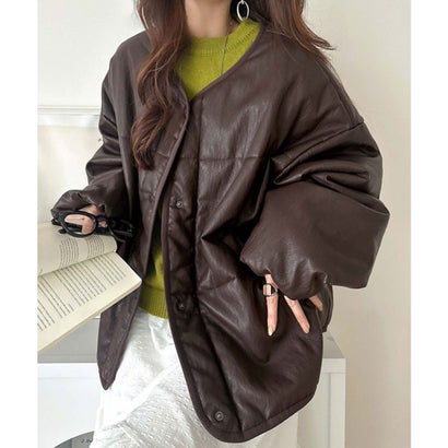 《JaVaジャバコラボ》この軽さ、体感してほしい。フェイクレザー中綿入りキルティングジャケット （ブラウン）｜詳細画像