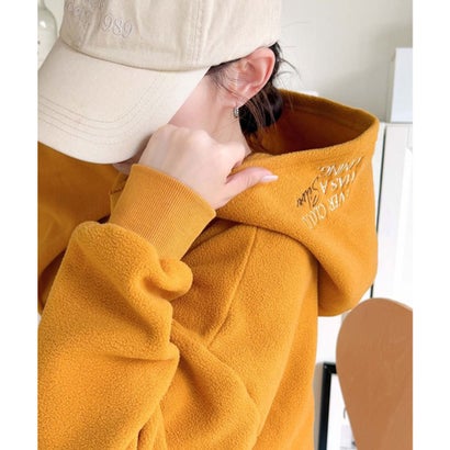 ふわっとあったか、秋冬の“欲しい”をぎゅっと♪刺繍デザインスキッパー衿フリースパーカー （アイボリー）｜詳細画像