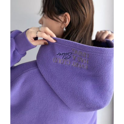 ふわっとあったか、秋冬の“欲しい”をぎゅっと♪刺繍デザインスキッパー衿フリースパーカー （パープル）｜詳細画像
