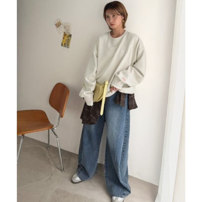 《JaVaジャバコラボ》配色がアクセント。一枚でスタイリング決まる、サガラ刺繍ダンボールプルオーバー （グレージュ）｜詳細画像