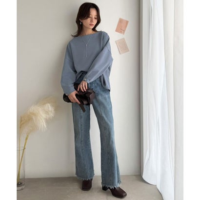 一枚で、品よく華奢見え。袖タック×マットゴールドボタン使いボートネックポンチ素材プルオーバー（長袖） （ダスティブルー）｜詳細画像