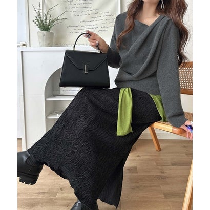 しなやかな落ち感、一枚で上品に印象付く。カシミヤタッチドレープニット(長袖) （チャコール）｜詳細画像