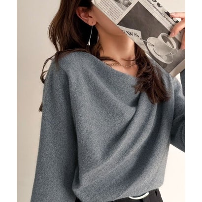 しなやかな落ち感、一枚で上品に印象付く。カシミヤタッチドレープニット(長袖) （グレー）｜詳細画像