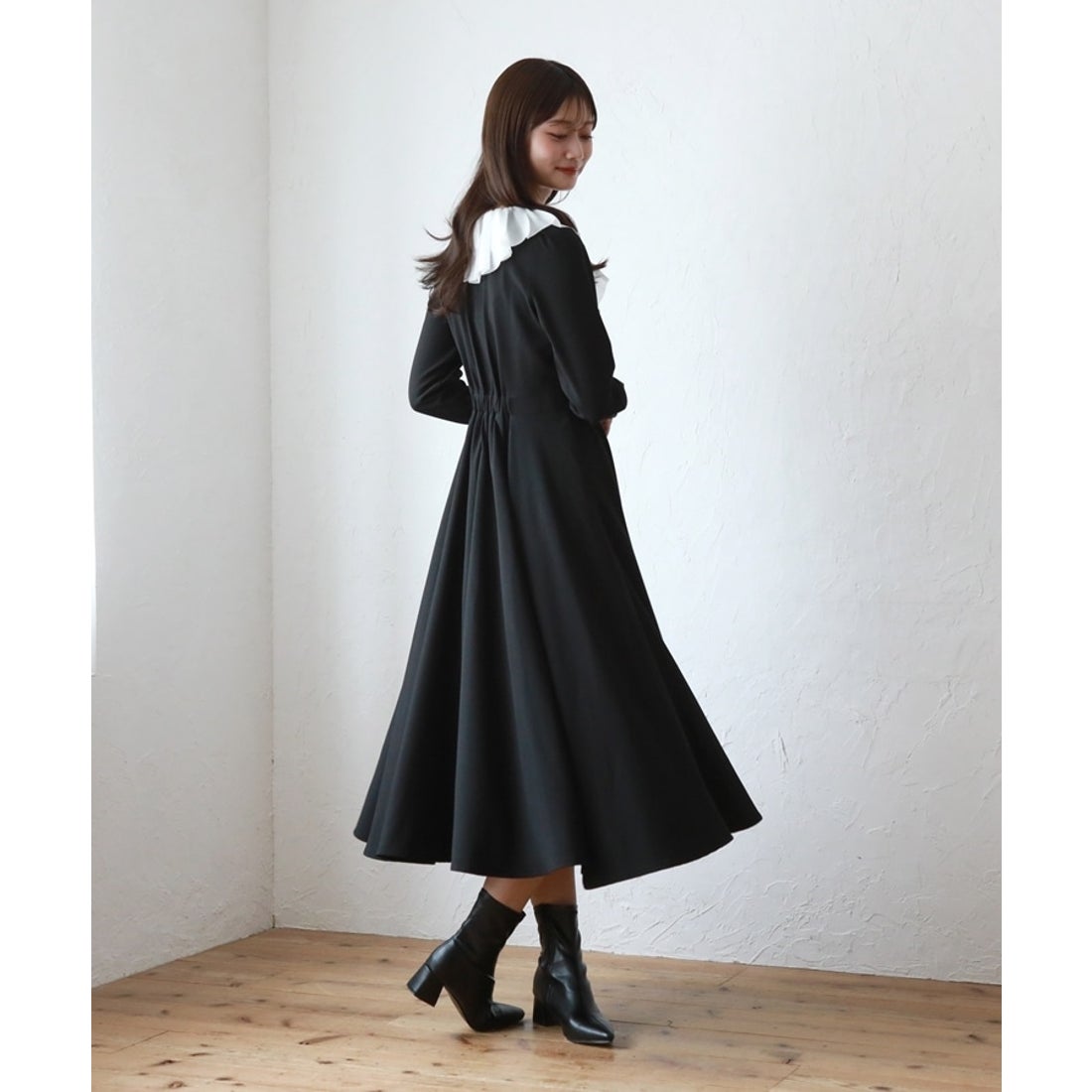 チーク Cheek カメリアモチーフフリルワンピース （BLACK